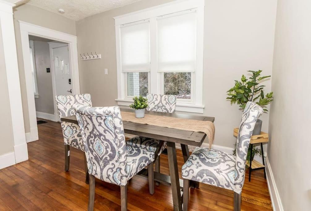 Cozy Riverfront Bungalow With Stunning Views Covington Exterior photo